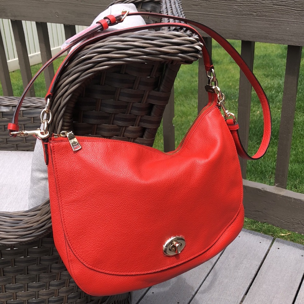 Coach Turnlock Pebble hobo